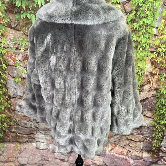 ELIE TAHARI Tara Gray Faux Fur Jacket, L - Picture 7 of 12
